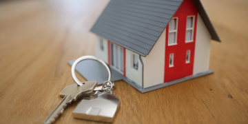 What does a real estate virtual assistant do